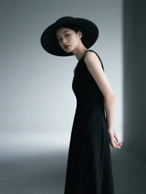 {"aigc_info":{"aigc_label_type":0,"source_info":"dreamina"},"data":{"os":"web","product":"dreamina","exportType":"generation","pictureId":"0"},"trace_info":{"originItemId":"7514080626627104061"}}
